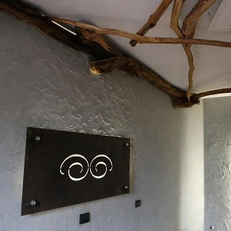 Appartamenti Montemezzo Le Case In Pietra La Torretta Exterior foto