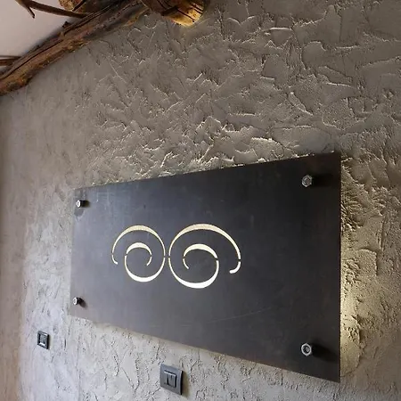 Appartamenti Montemezzo Le Case In Pietra La Torretta Exterior foto